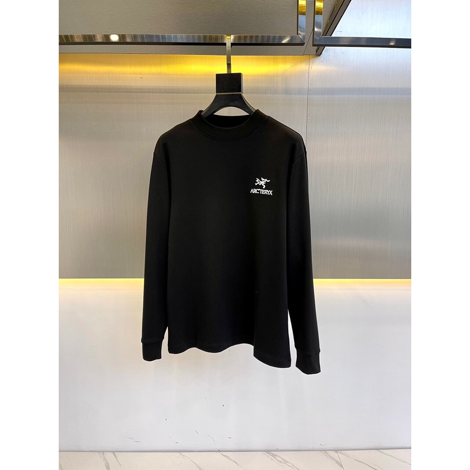 Áo sơ mi cổ tròn in logo cổ điển của Arc'teryx