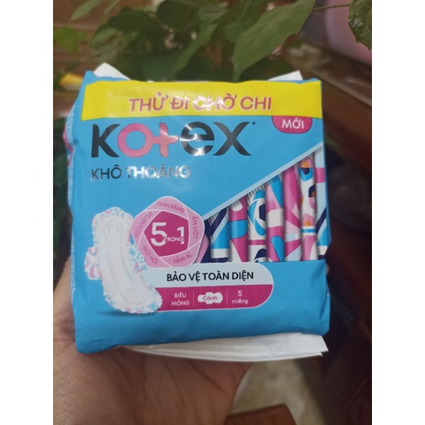Bặng vệ sinh Kotex 5 miếng siêu mỏng cánh