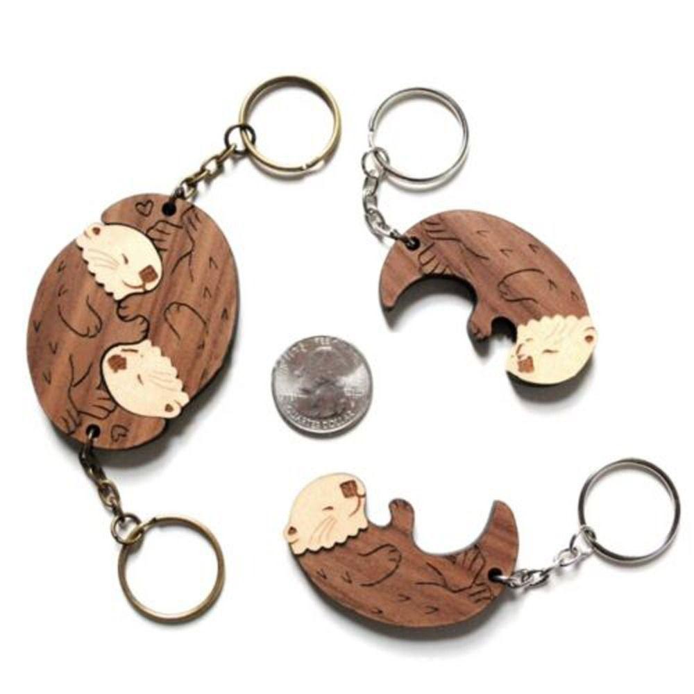 Móc Khóa Cặp Đôi Bằng Gỗ Họa Tiết Hoạt Hình Otter Dễ Thương Phù Hợp Làm Quà Valentine