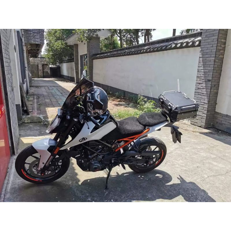 Thùng T.O.P Aluminum 25L,45L ADV gắn được trên khung Givi và mọi loại khung khác trên thị trường