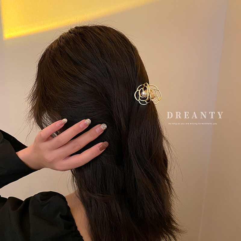 Kẹp Tóc Hình Cá Mập Đính Hoa Trà Và Ngọc Trai Giả Bằng Kim Loại Phong Cách Retro Thời Trang