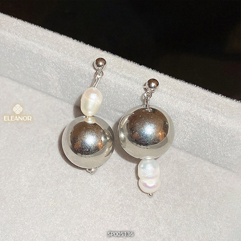 Bông tai nữ Eleanor Accessories bất đối xứng gắn ngọc nhân tạo phối bi phụ kiện trang sức độc đáo