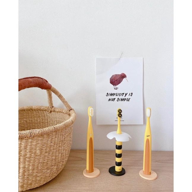 Set Bàn Chải đánh răng Ukiwi Nội Địa Hàn cho bé từ 6m+