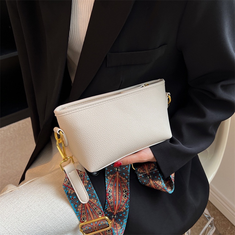 Túi Xách Đeo Chéo Thời Trang Dành Cho Nữ