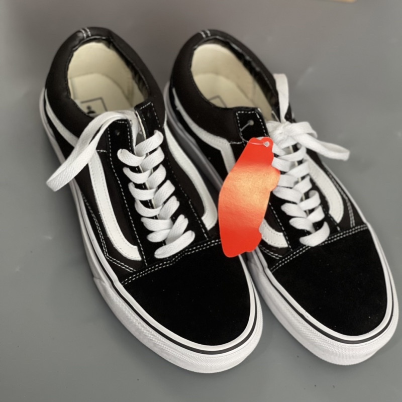 Giày Thể Thao Đơn Giản