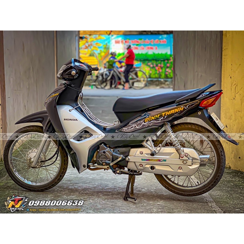 Tem rời ghép tên dán xe đen