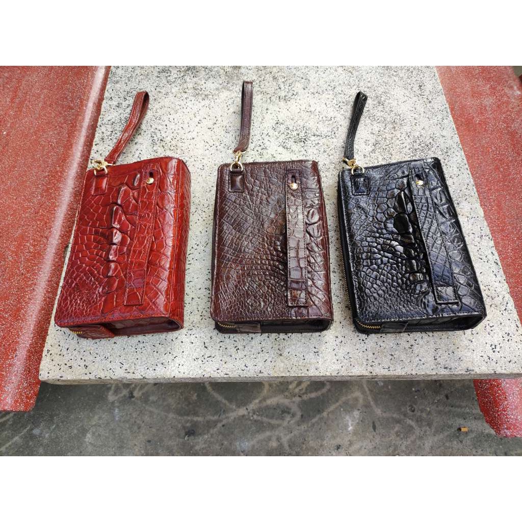 Cầm tay có khóa số. Da bắp cá sấu siêu lớn!