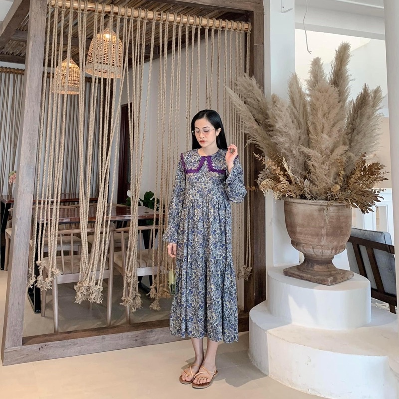 Đầm hoa maxi phối cổ ren vuông