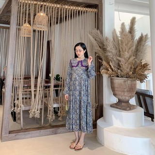 Đầm hoa maxi phối cổ ren vuông
