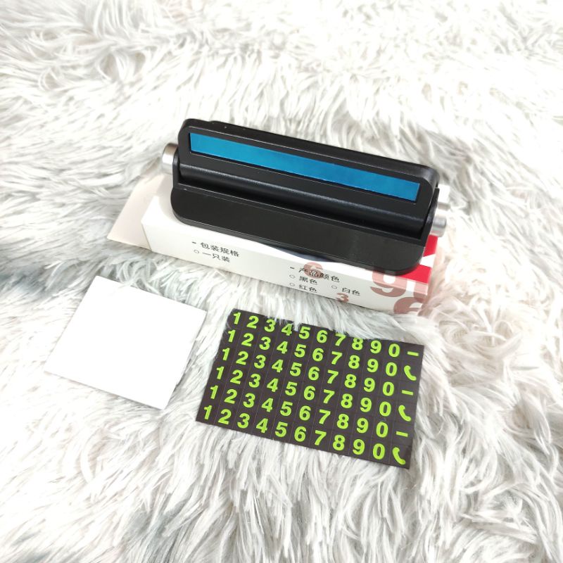 Bảng ghi số điện thoại cho xe ô tô khi dừng đỗ có giá đỡ điện thoại tiện lợi