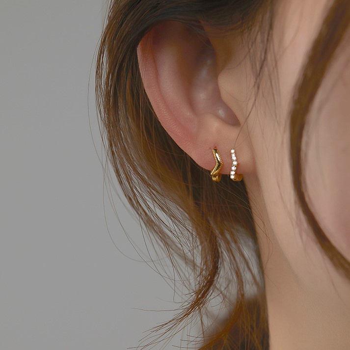 Khuyên Tai Đính Kim Cương Màu Vàng Thời Trang Hàn Quốc Chất Lượng Cao