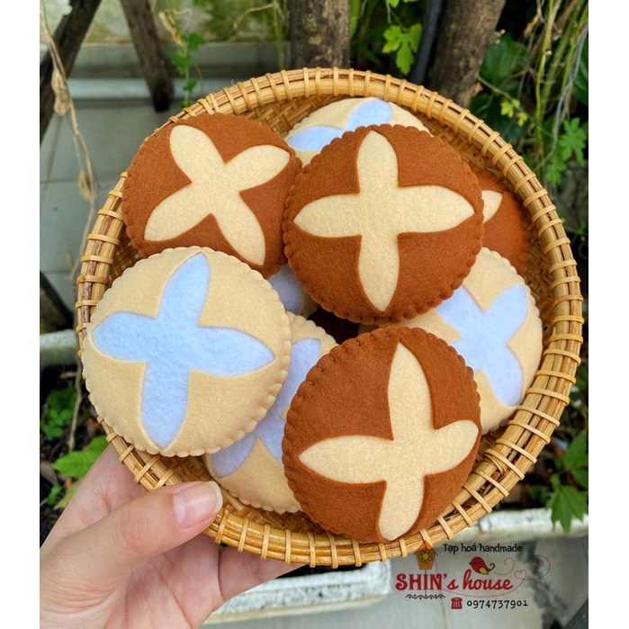 Bánh mì tròn vải nỉ ( 9cm ) 1 cái