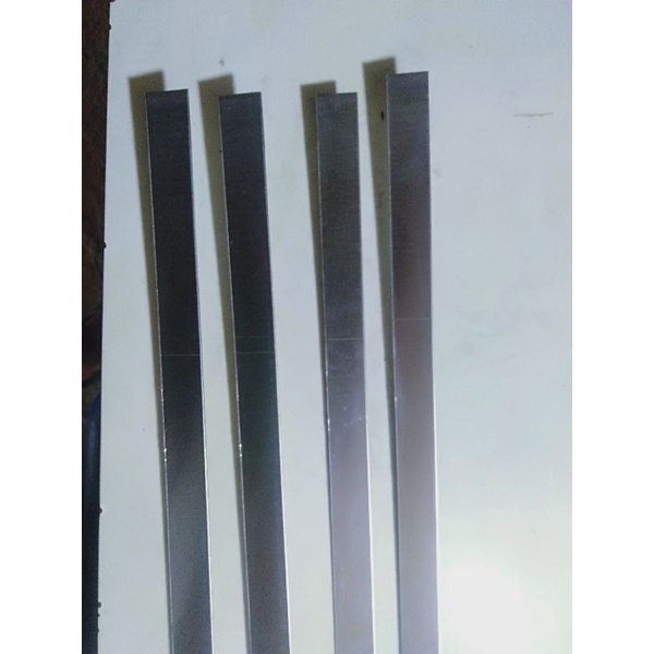 Thanh la inox dày 1.5mm rộng 2cm