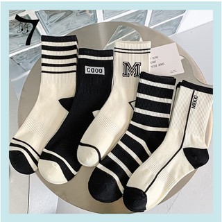 Tất vớ cổ cao basic chữ M trắng đen unisex cotton thể thao