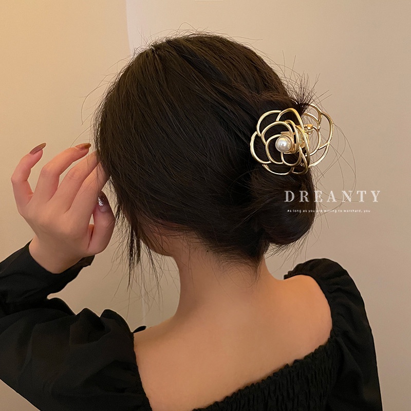 Kẹp Tóc Hình Cá Mập Đính Hoa Trà Và Ngọc Trai Giả Bằng Kim Loại Phong Cách Retro Thời Trang