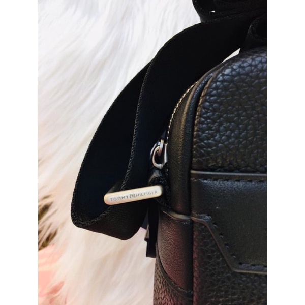 TNS - Túi nam đeo chéo form hộp  Tommie crossbody bag-- chuẩn hãng màu đen classic