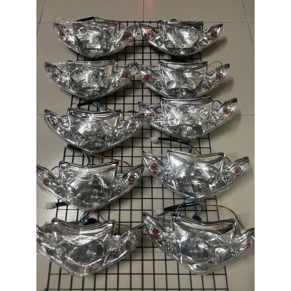 Pha đèn Sihelo 1:1có chuôi bóng đè pha và chuôi bóng đèn xi nhanh gắn xe Sirius 50- 100-110 giá sinh viên