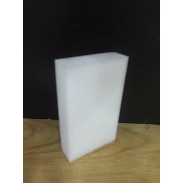 Xốp trắng lau keo