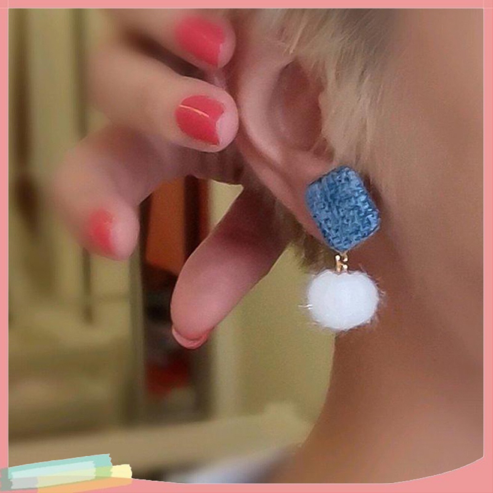 Đôi Khuyên Tai Hình Vuông Phối Quả Pompom Thời Trang Cho Nữ