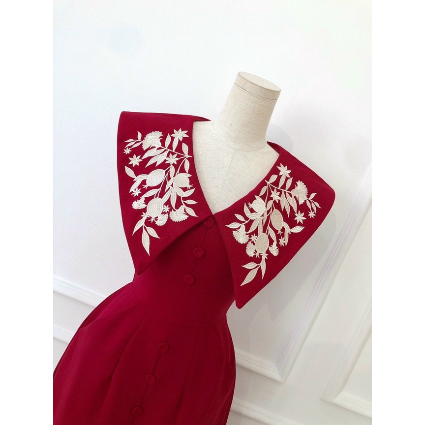 Đầm cổ thêu hoa văn, Đường nét thêu tỉ mỉ từng chi tiết, hàng may 2 lớp chuẩn như hàng cao cấp