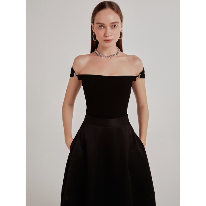 COCO SIN - Bodysuit Thun Đen Trẹt Vai Phối Khoen