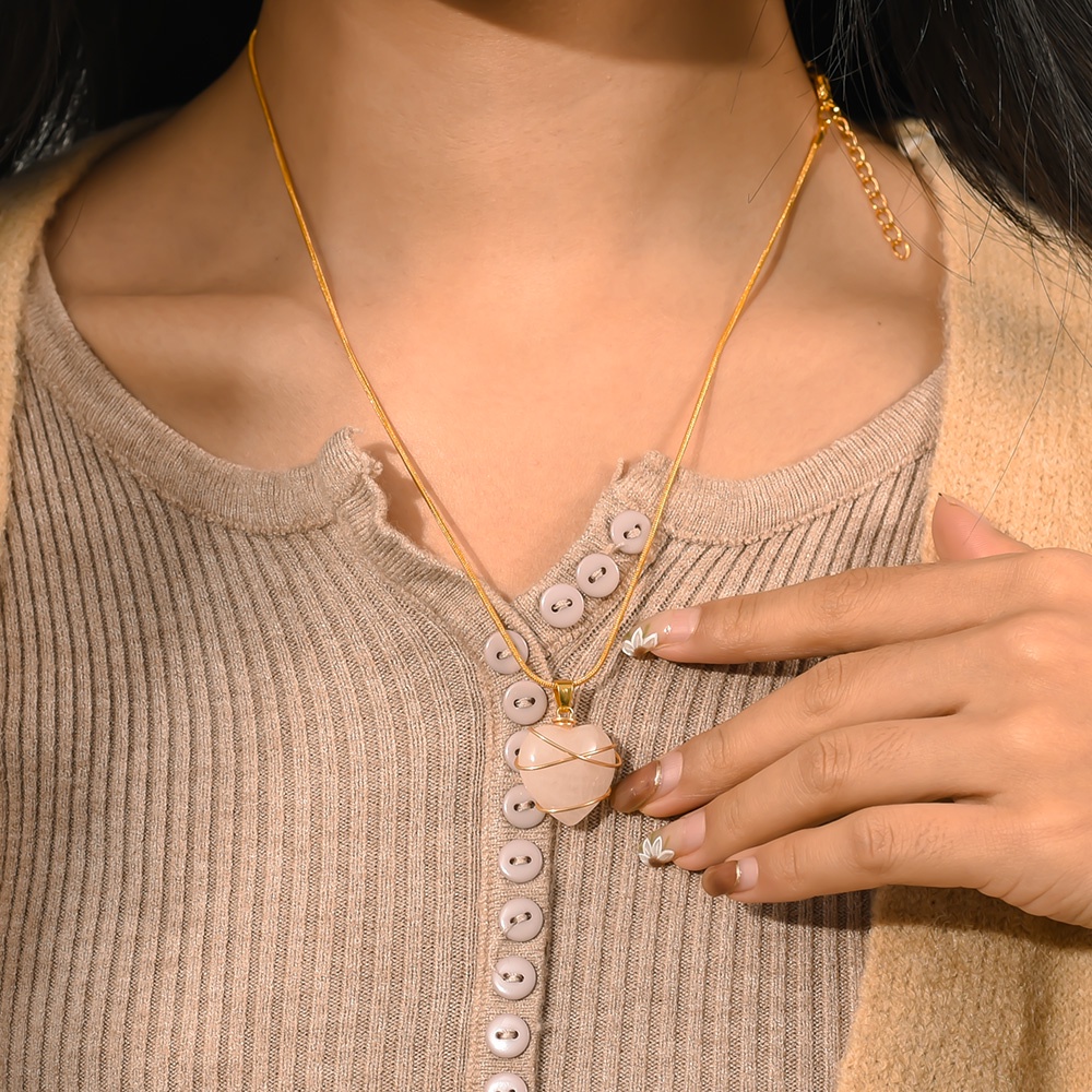 Vòng cổ Mặt Hình Trái Tim Đính Đá Pha Lê Tự Nhiên Đơn Giản Cho Nữ