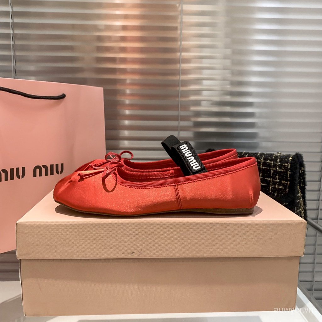 MIU MIU Giày Múa Ba Lê Đế Bằng Phong Cách Mới 7MR0
