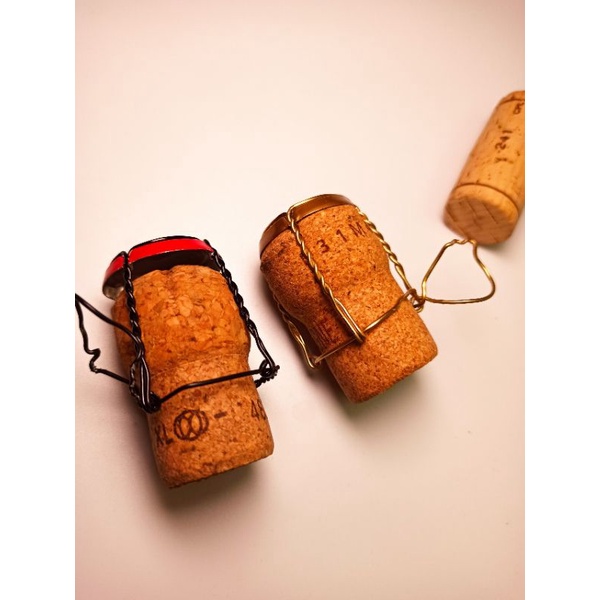 Nút chai Vang xịn sò decor