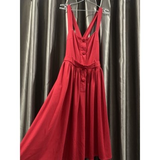 Váy đỏ size M, Thanh lý , chất vải đẹp co dãn.