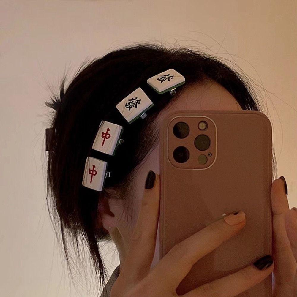 Kẹp Tóc Hình Mỏ Vịt Mini Mừng Năm Mới Cho Bé Gái