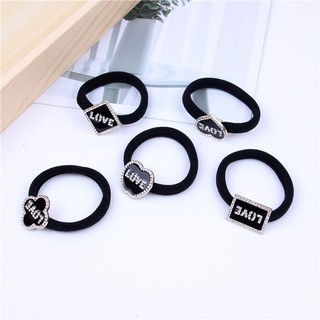 Dây cột tóc lại đơn giản