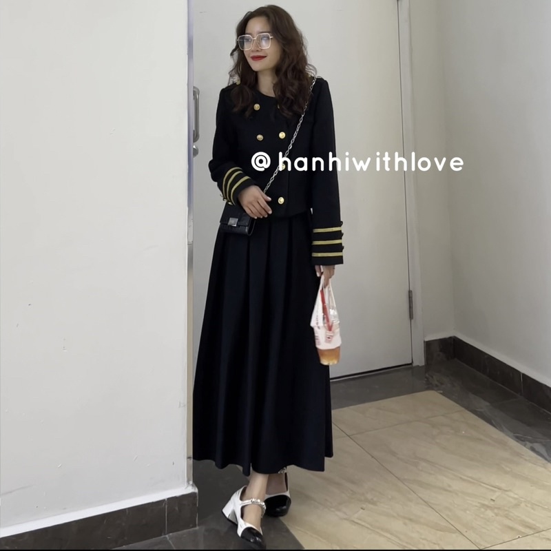 Dạ tweed đen viền vàng