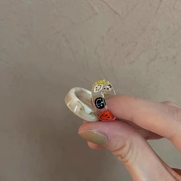 ✨✨Nhẫn Acrylic Hình Mặt Cười Màu Sắc Độc Đáo Không Phai Thời Trang Cho Nữ