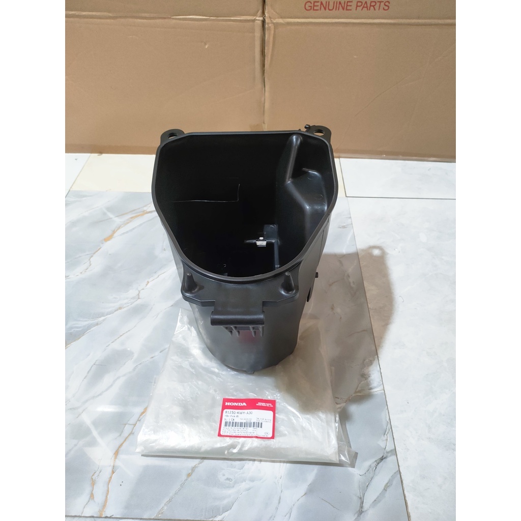 Hộp chứa đồ - thùng đồ cốp xe HONDA WAVE A100 mới. 81250KWYA30