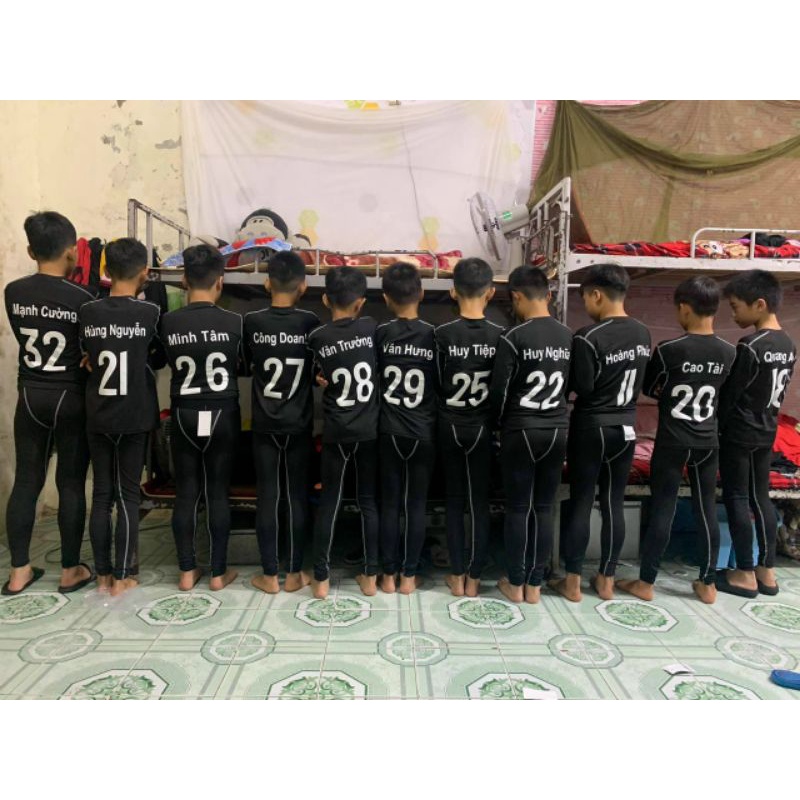 Bộ quần áo giữ nhiệt Pro Combat cho trẻ em.