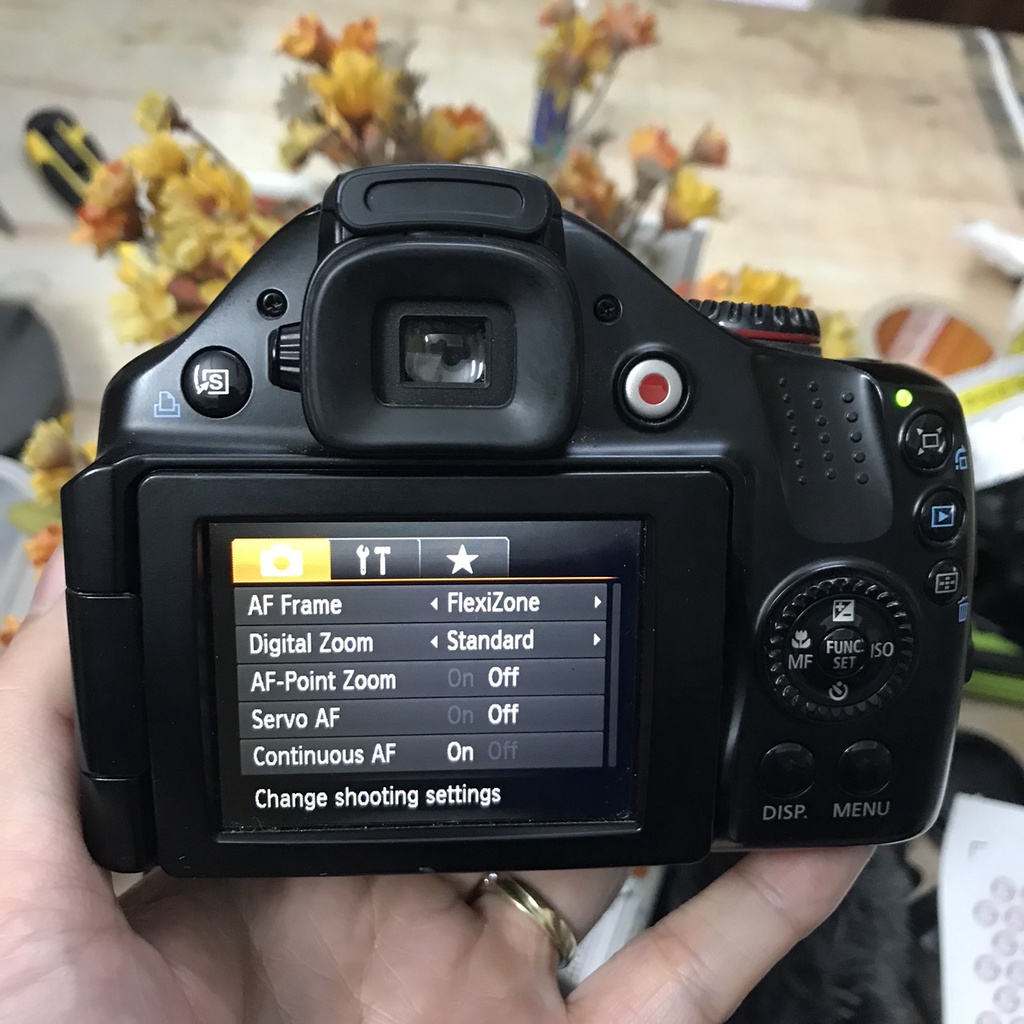 Máy ảnh Canon SX40HS màn hình lật zoom 35x