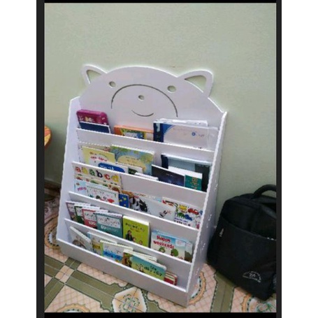 Kệ sách cho bé hình gấu có 5 tầng để sách đa năng