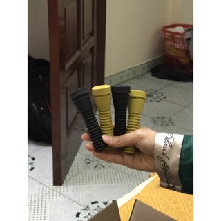 Núm cao su số 19 vặt lông gà, lông vịt màu vàng + đen, núm cao cấp, chất liệu 100% cao su thiên nhiên mềm,dẻo,độ bền cao