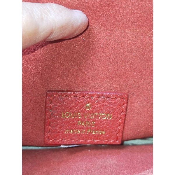 Túi xách si hiệu Louis Vuitton