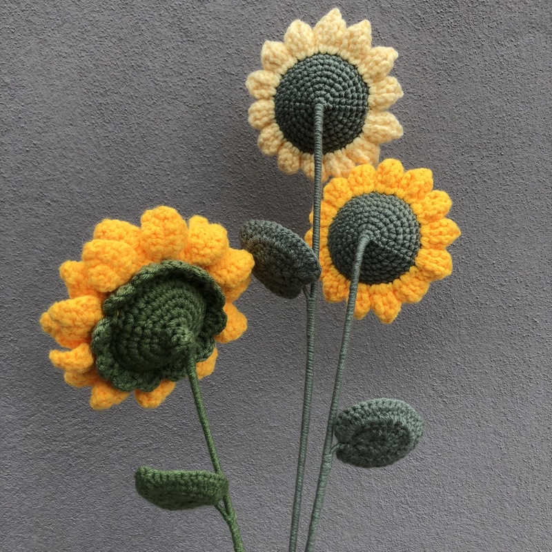 Bông hoa Hướng Dương móc bằng len handmade , dùng để tặng quà , trang trí nhà cửa