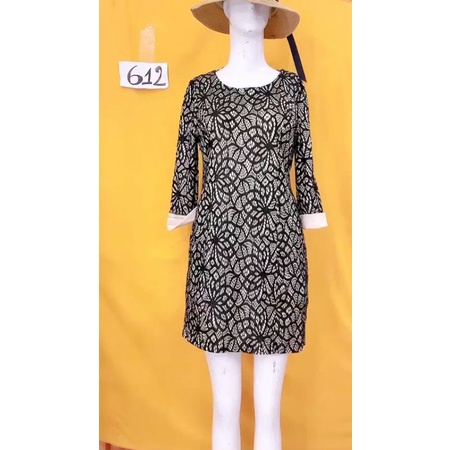 đầm ren nổi lót thun size M/L-. S612
