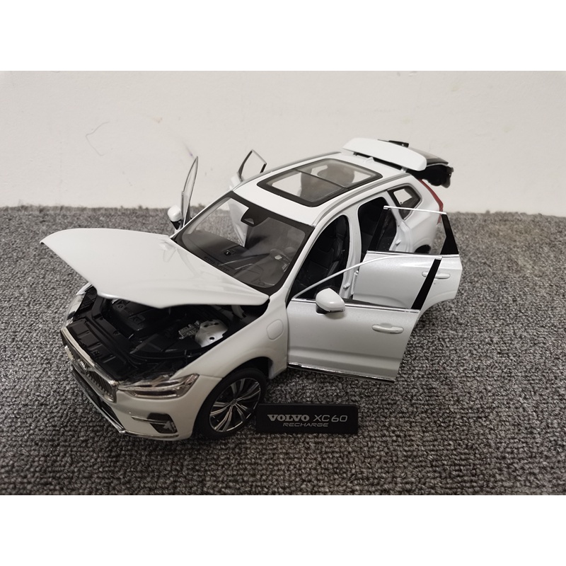 Mô hình xe Volvo XC60 tỉ lệ 1:18