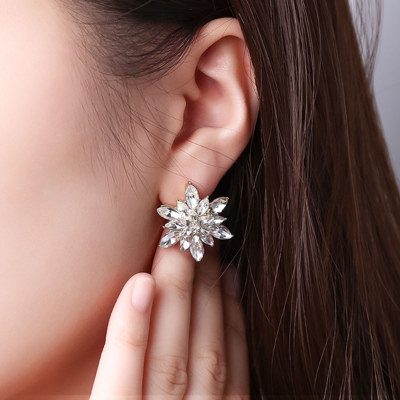 Bông Tai Hình Hoa Đính Đá Lấp Lánh Sang Trọng Cho Nữ