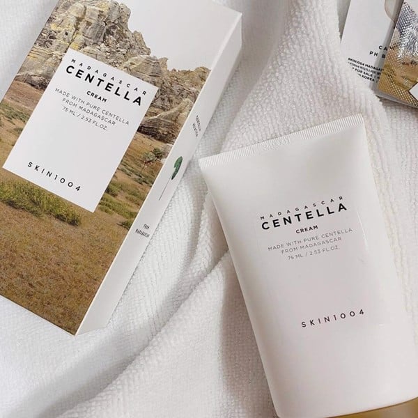 Kem dưỡng rau má giảm mụn Skin1004 Madagascar Centella Cream 75ml