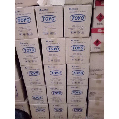 Bình xịt bóng da, đồ gỗ, nội thất ô tô Toyo. Bình xịt bóng chuyên dụng