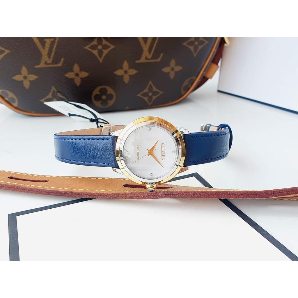 Đồng hồ nữ chính hãng Citizen Ceci Diamond EM0794-03Y - Máy pin năng lượng ánh sáng - Kính Sapphire - Dây da xanh