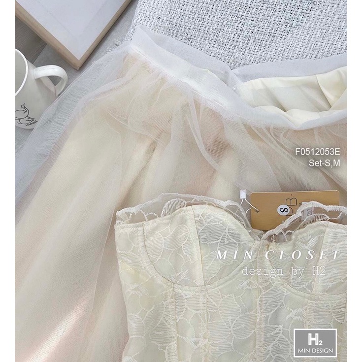 Set áo ống ren hoa viền bèo kèm Váy lưới dài có lót TT0512