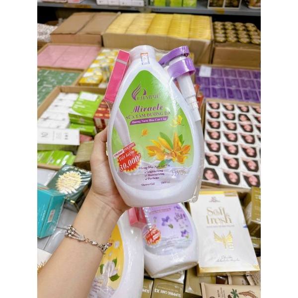 Sữa tắm hương nước hoa_chai 1000m_tặng kèm nước hoa mini_màu hồng như hình chính hang