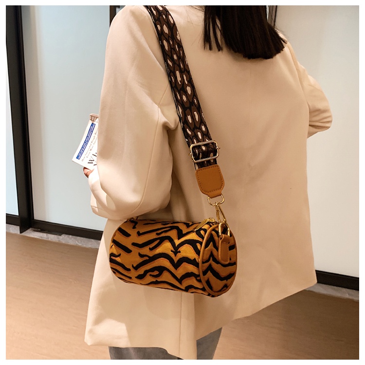 Túi xách trống cọp vằn