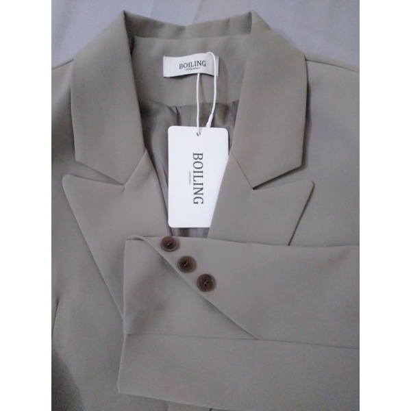 Blazer Boiling có đệm vai đứng dáng cúc chéo siêu xinh